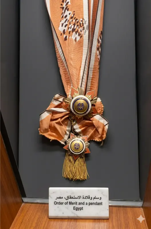 (أم كلثوم حصلت على نيشان الاستحقاق الأولى من الطبقة الأولى في مصر عام 1960، وهو من أرفع الأوسمة التي تمنحها الدولة تكريمًا لشخصيات بارزة في الفن والثقافة)