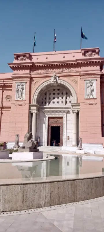 المتحف المصري بالتحرير – واجهة القاهرة التاريخية وأكبر متحف للآثار المصرية✨