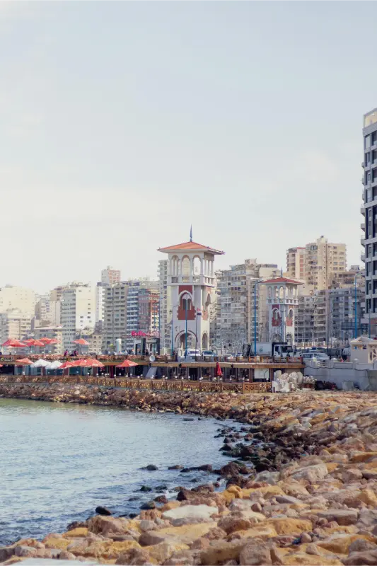 شاطئ ستانلي يعد من أشهر وأعرق شواطئ الإسكندرية السياحية