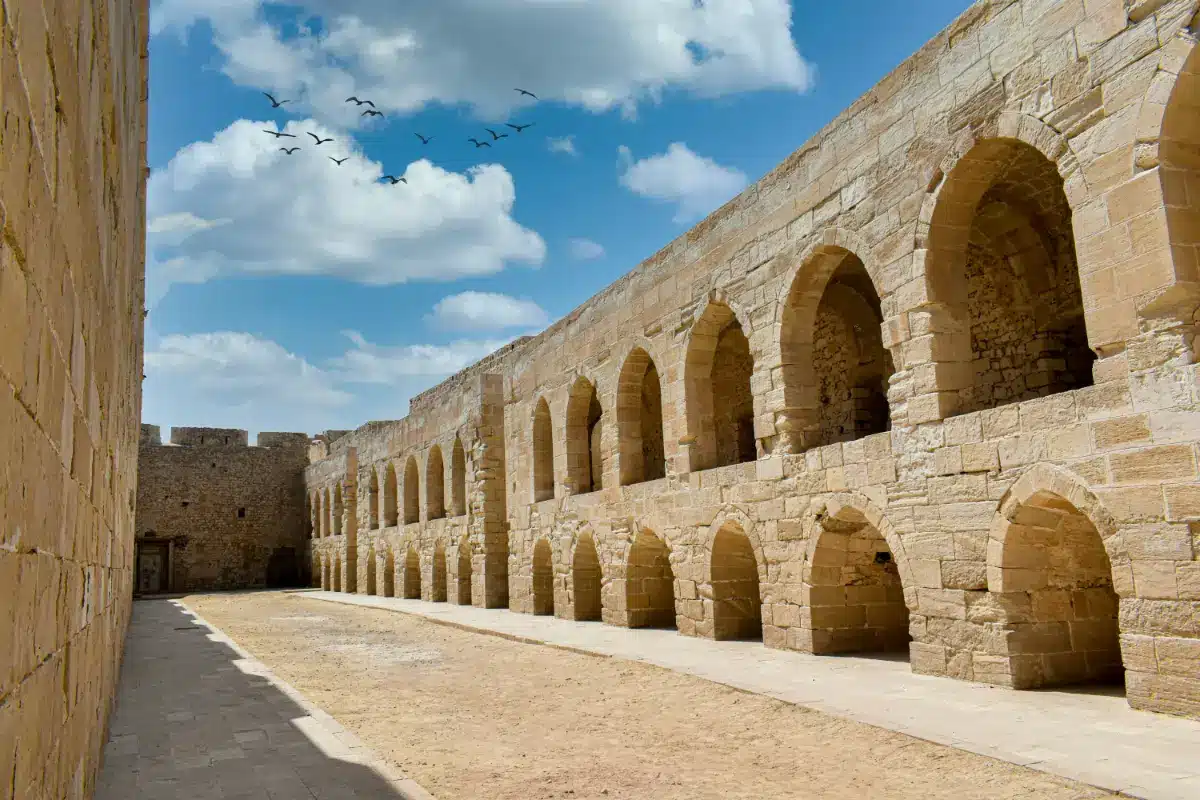 قلعة قايتباي تأخذك في رحلة عبر الزمن للتعرف على أساليب الدفاع والحروب القديمة
